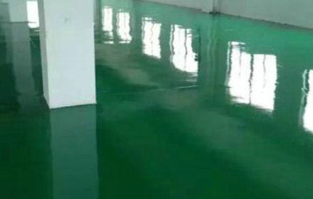 環氧地坪漆施工后平整度不夠高的原因是什么？